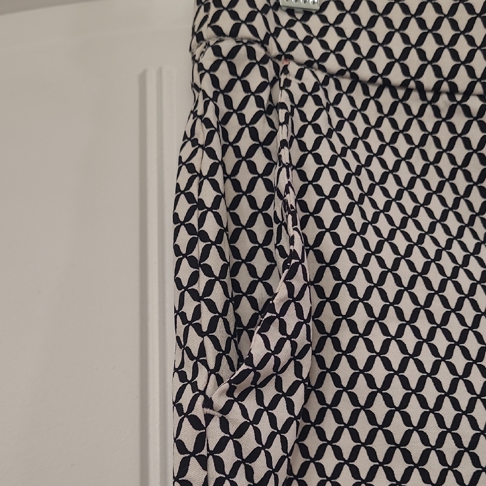 Jules & Leopold Monochrome Geometric Pants - Picture 5 of 9